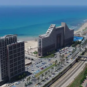 Aparthotel Almog Tower